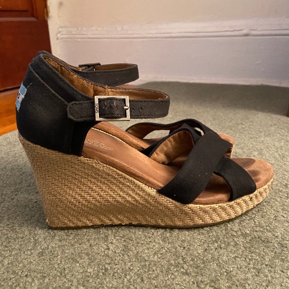 TOMS Black strappy wedges in size Women's 10